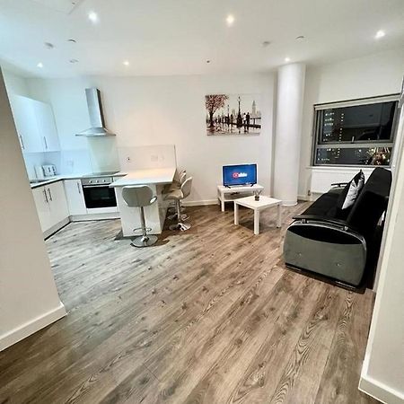 Immaculate Flat In West Croydon Apartment ภายนอก รูปภาพ