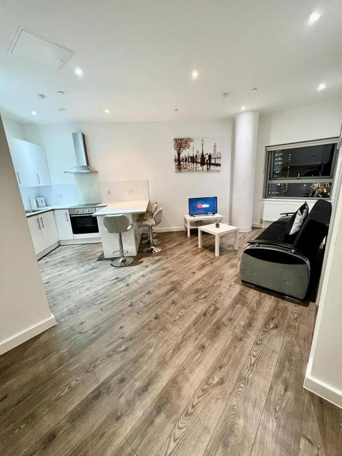 Immaculate Flat In West Croydon Apartment ภายนอก รูปภาพ